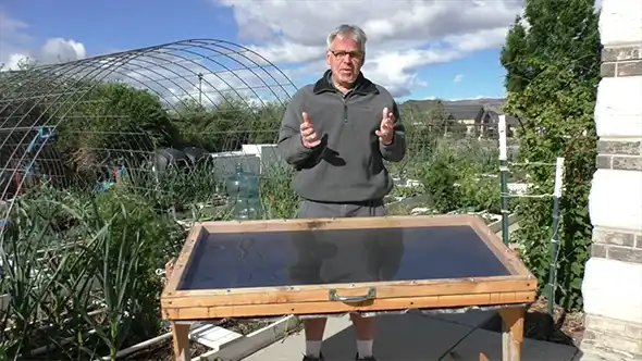 Solar power removable plastic trays
